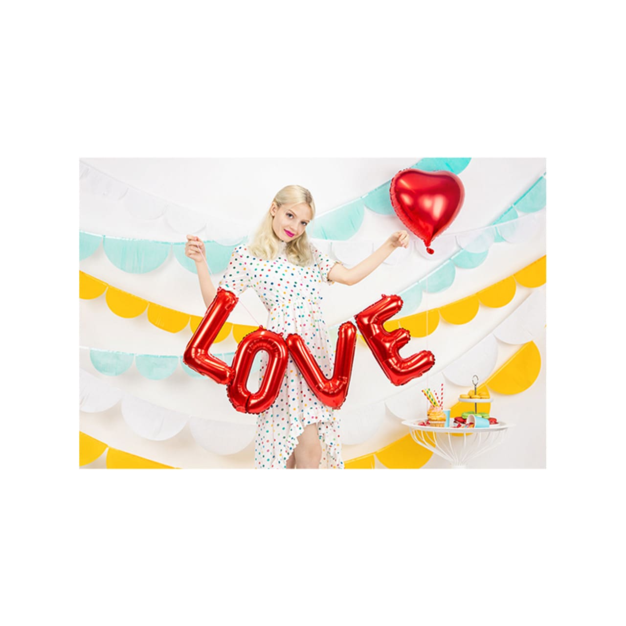 Ballon_Schriftzug_rot_love_Groesse-140x35cm_Valentinstag